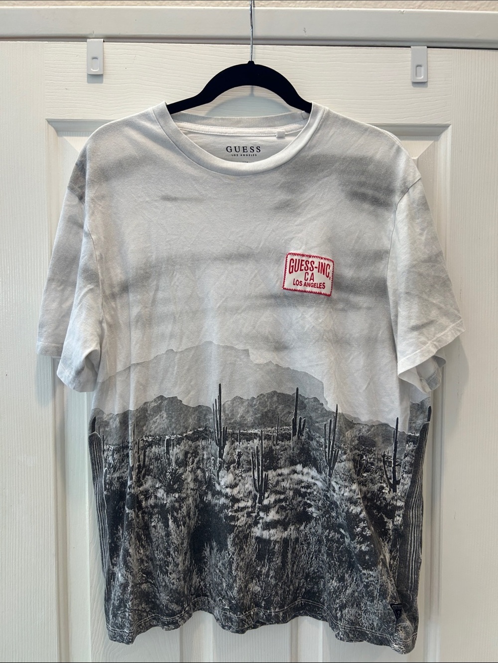 Guess Los Angeles Desert Landscape Graphic T-Shirt XL White Black Cactus Tee